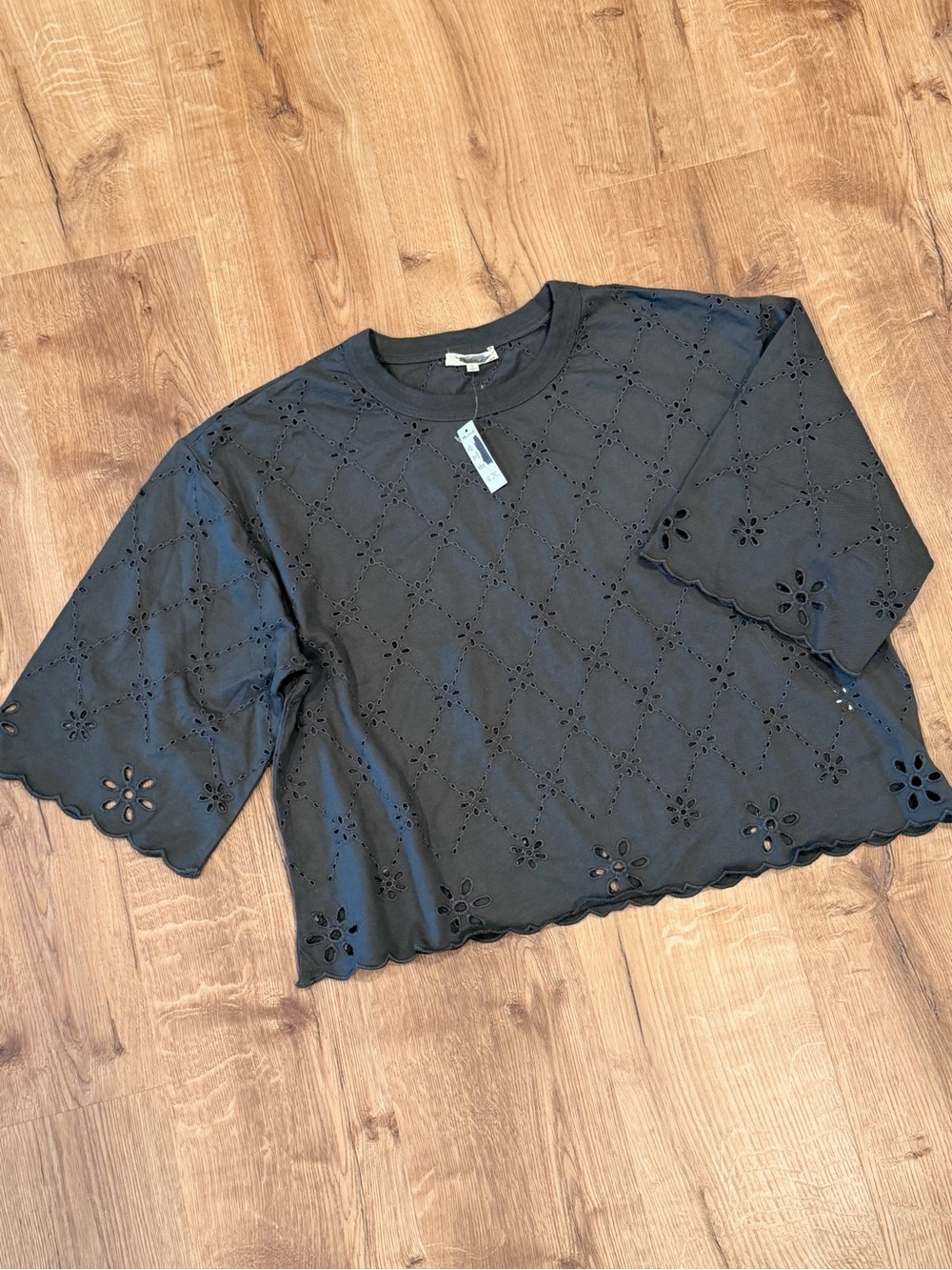 Madewell The Embroidered Boxy Crop Tee in Allday Jersey - Picture 7 of 8